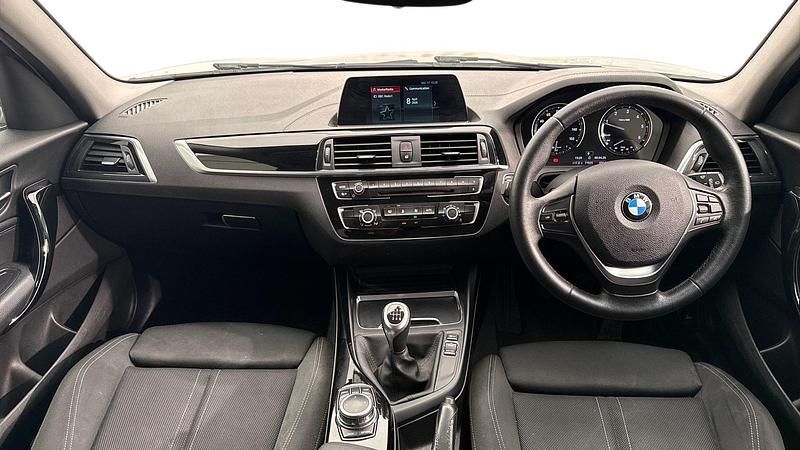 Used BMW 120 Sport Line 187 HP (137 kW) 2018 White Hatchback