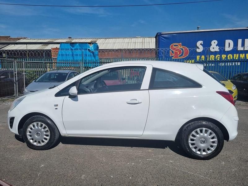 White Used 2013 Vauxhall Corsa S Hatchback | £2,195 (Fair price) - Image 1/4