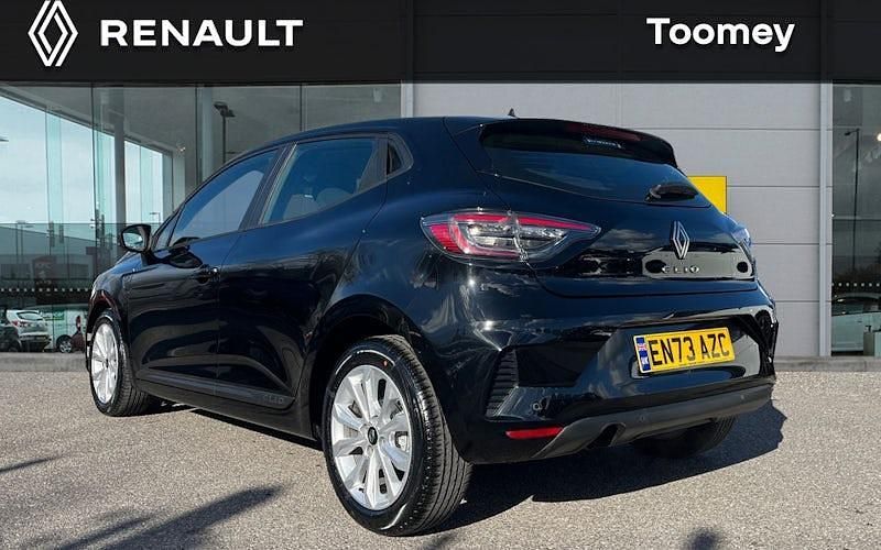 Used Renault Clio V Evolution 90 HP (66 kW) 2024 Black  Hatchback