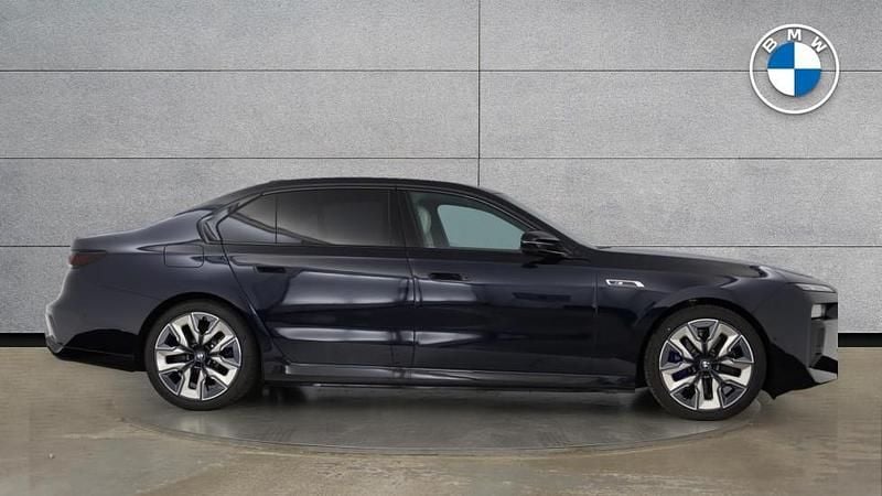 New BMW M760e Comfort Edition 563 HP (414 kW) 2025 Black Sedan