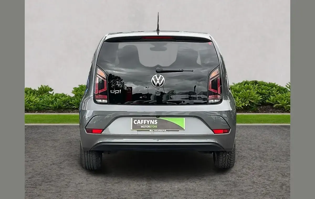 Begagnad VW up! Black Edition 65 HK (47 kW) 2022 Grå Halvkombi