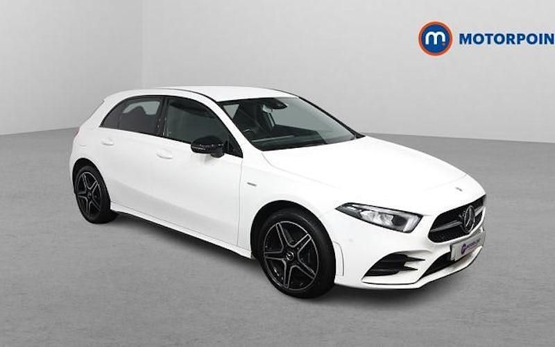 Used Mercedes A250 Executive 218 HP (160 kW) 2021 White Hatchback