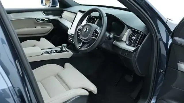 Used Volvo XC90 Core 250 HP (183 kW) 2026 SUV
