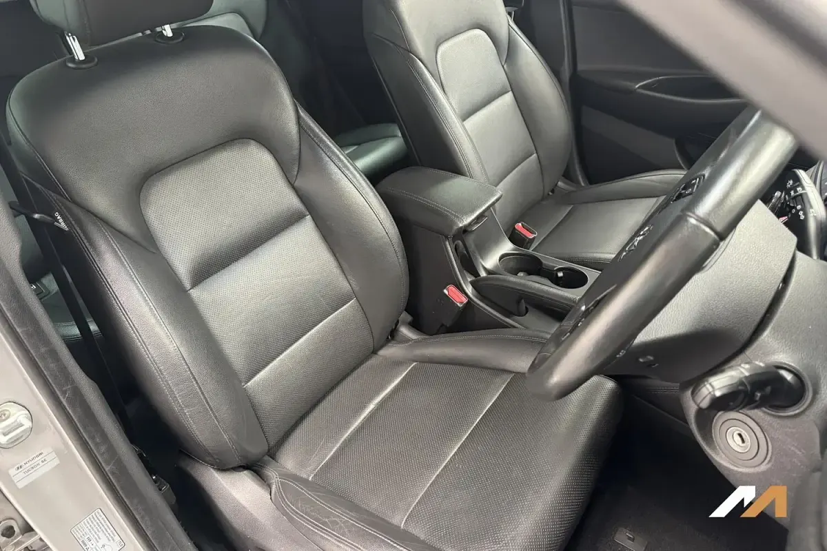 Used Hyundai Tucson Premium 116 HP (85 kW) 2016 Silver SUV