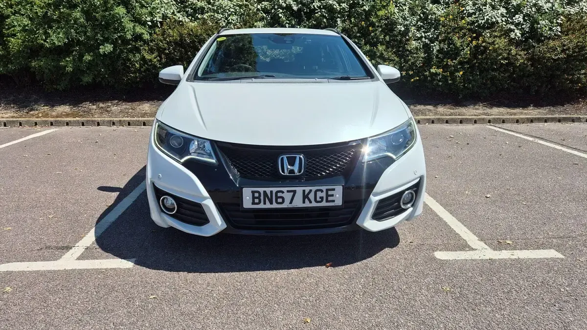 Used Honda Civic SE Plus 2017 White Estate