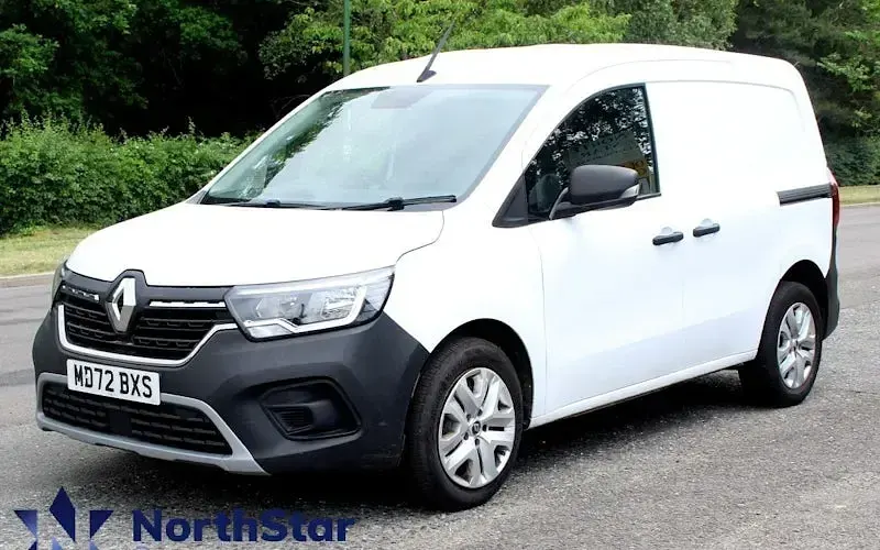 Begagnad Renault Kangoo 95 HK (69 kW) 2023 Minibuss