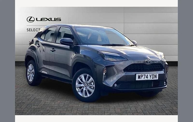 Grey New 2025 Toyota Yaris Cross SUV | £22,850 (Good price) - Image 1/3