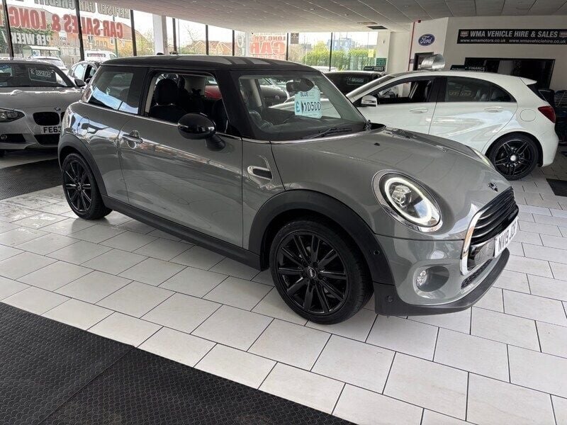 Grey Used 2019 Mini Cooper Classic Hatchback | £10,500 (Good price) - Image 1/4