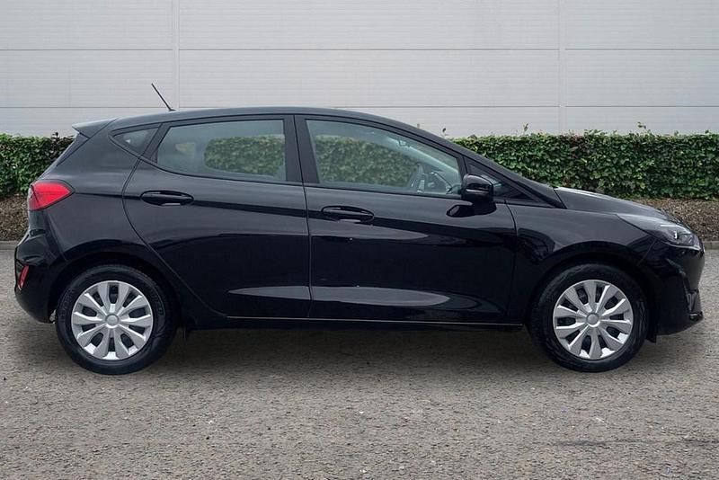 Usado Ford Fiesta Trend 101 HP (74 kW) 2022 Preto Citadino