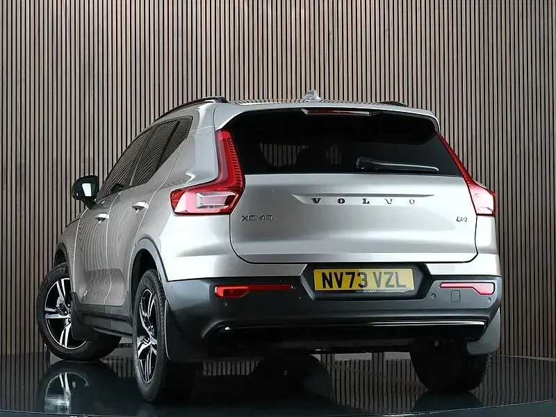 Usado Volvo XC40 Plus 2023 Dorado SUV