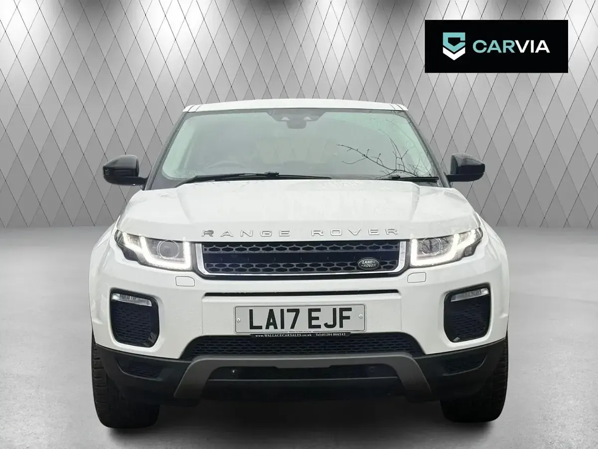 Used Land Rover Range Rover evoque SE 2017 White Estate