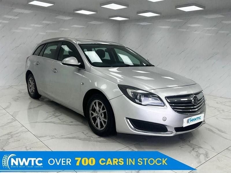 Second-hand Vauxhall Insignia Design Edition 140 CP (102 kW) 2014 Argintiu Break