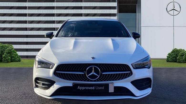 Used Mercedes CLA180 Executive 136 HP (100 kW) 2022 White Sedan