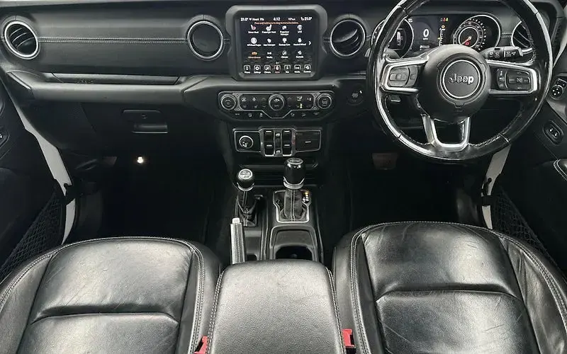 Used Jeep Wrangler Overland 272 HP (200 kW) 2020 White SUV