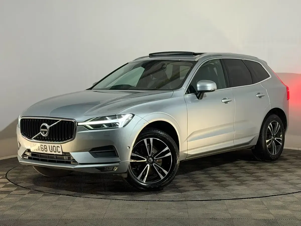 Used Volvo XC60 Momentum 190 HP (139 kW) 2018 Silver SUV