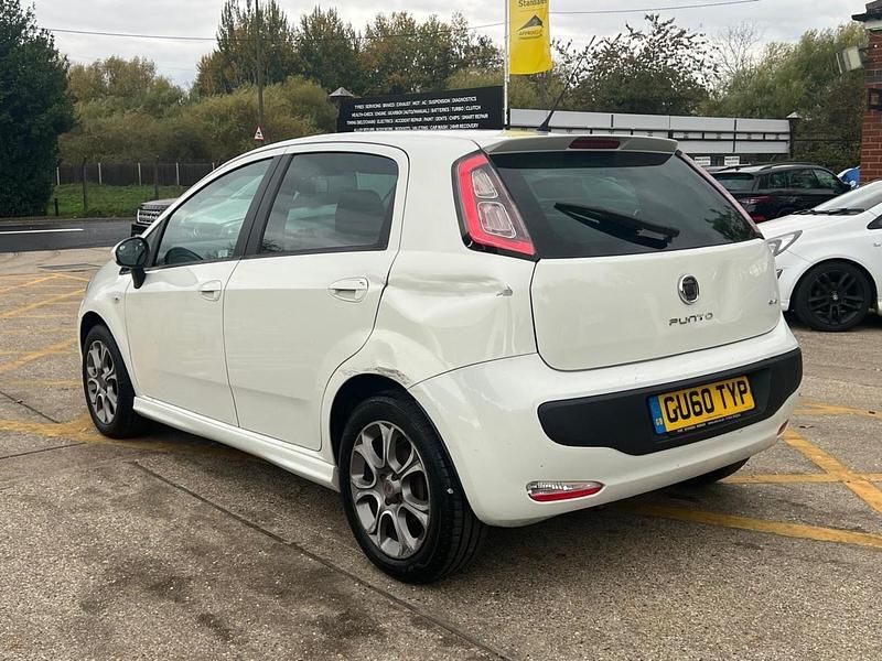 Used Fiat Punto Evo 77 HP (56 kW) 2010 White Hatchback