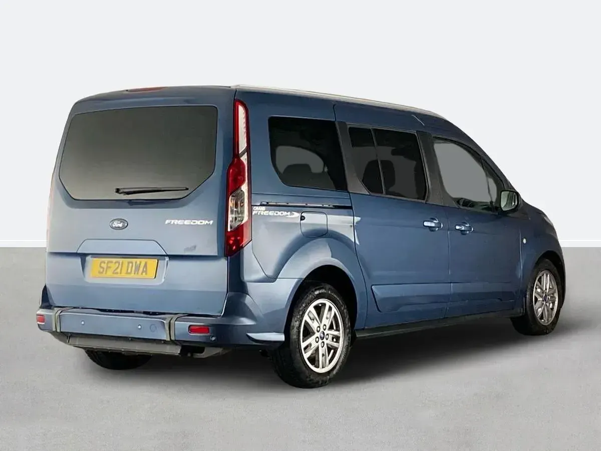 Used Ford Grand Tourneo Connect Titanium 120 HP (88 kW) 2021 Blue MPV