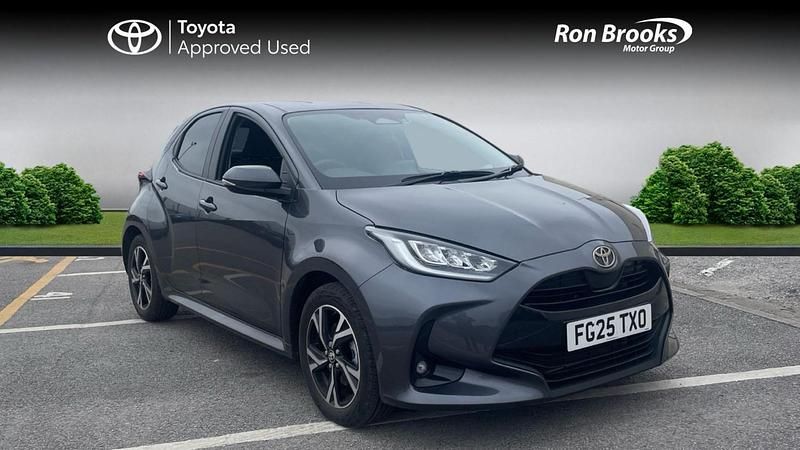 Used Toyota Yaris Hybrid Design 2025 Grey Hatchback