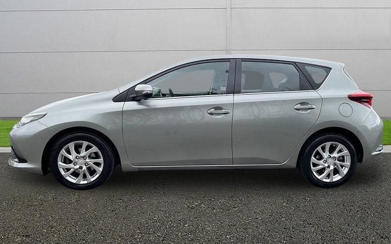 Used Toyota Auris Business Edition 116 HP (85 kW) 2016 Grey Hatchback