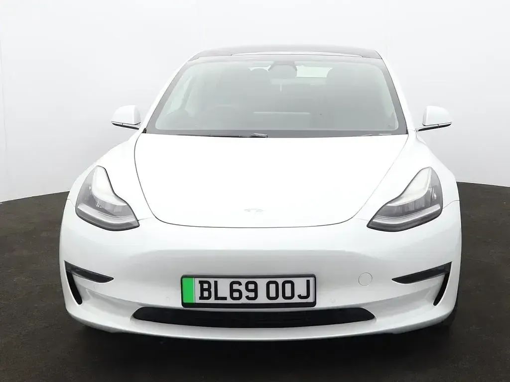 Used Tesla Model 3 Performance 330 kW (449 HP) 2019 White Sedan