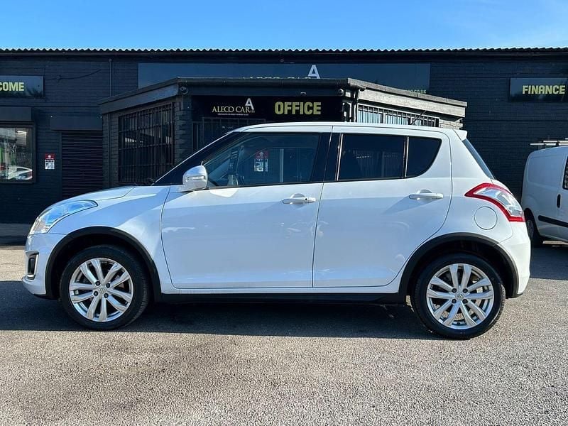 Used Suzuki Swift SZ4 94 HP (69 kW) 2014 White Hatchback