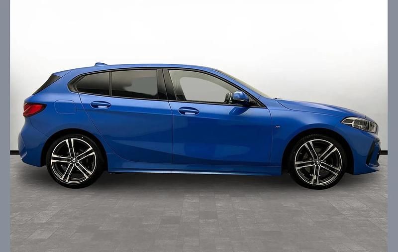 Used BMW 118 M Sport 134 HP (98 kW) 2022 Blue Hatchback