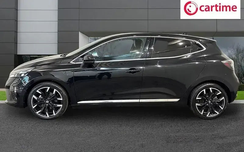 Used Renault Clio Techno 143 HP (105 kW) 2025 Hatchback