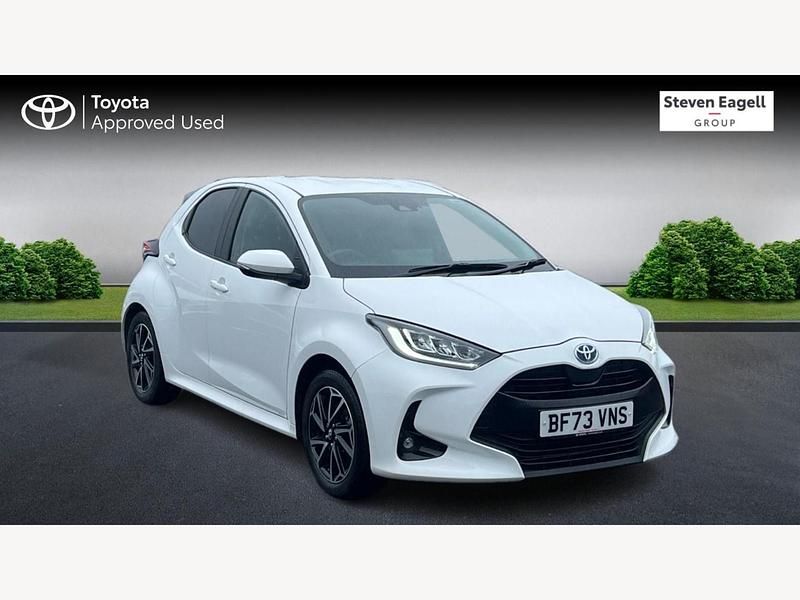 White Used 2023 Toyota Yaris Hybrid Design Hatchback | £19,205 (Fair price) - Image 1/3