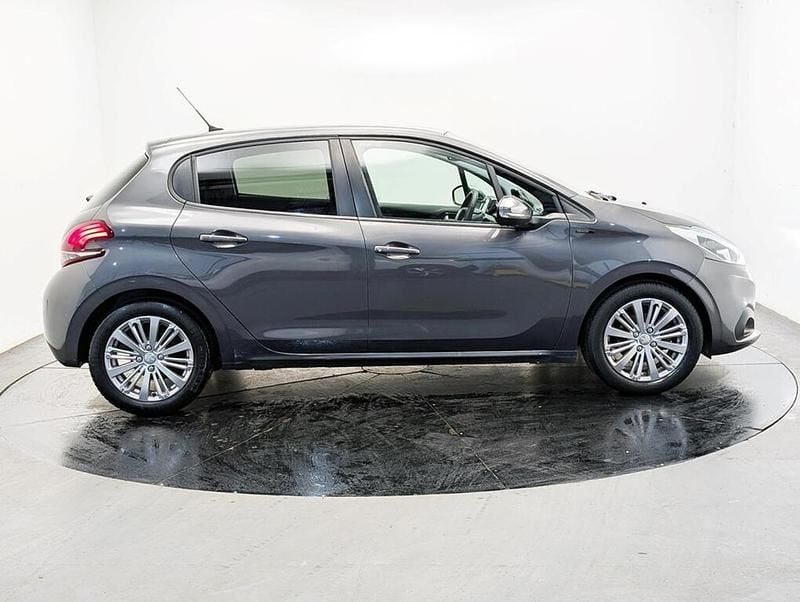 Grey Used 2019 Peugeot 208 Signature Sky Hatchback | £9,490 (Fair price) - Image 1/4