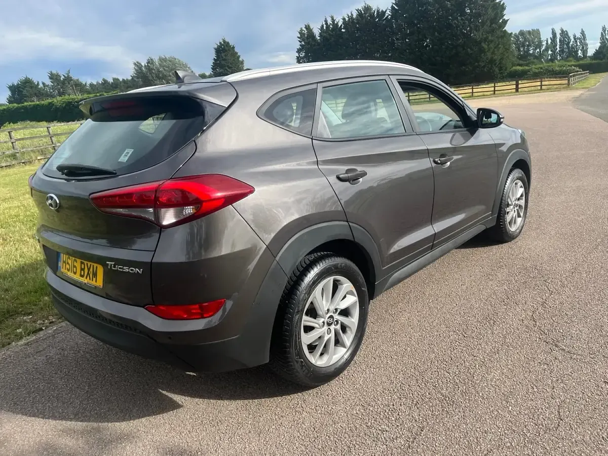 Used Hyundai Tucson SE 116 HP (85 kW) 2016 Grey SUV