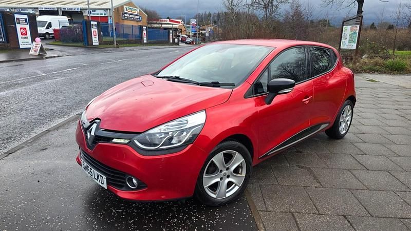 Used Renault Clio IV Dynamique 2016 Red Hatchback