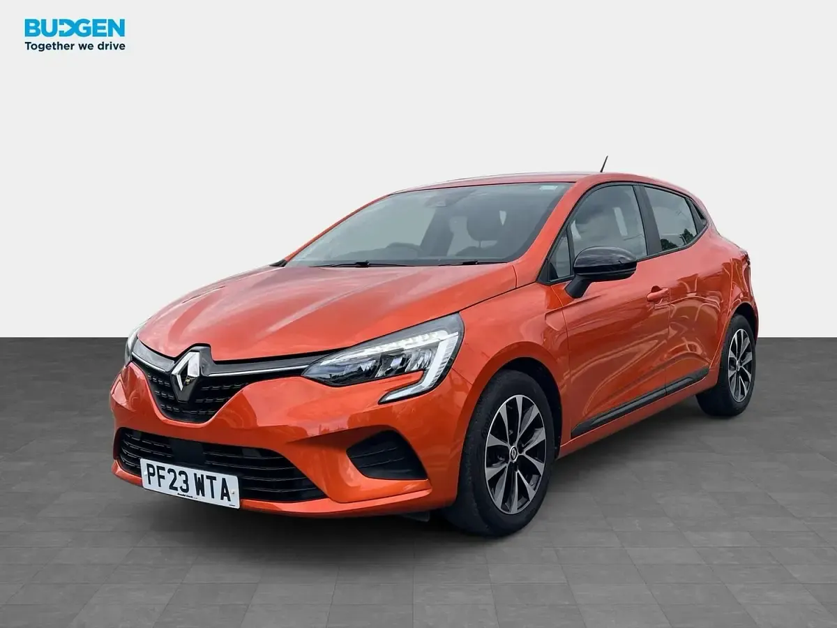 Used Renault Clio Evolution 90 HP (66 kW) 2023 Orange Hatchback
