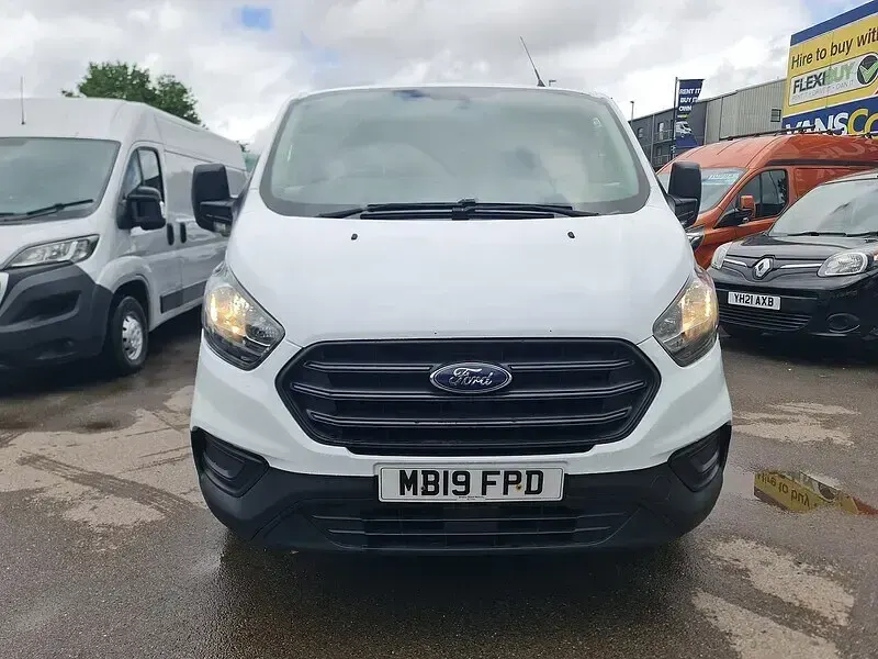 Used Ford Transit Custom Limited 130 HP (95 kW) 2018 White Van