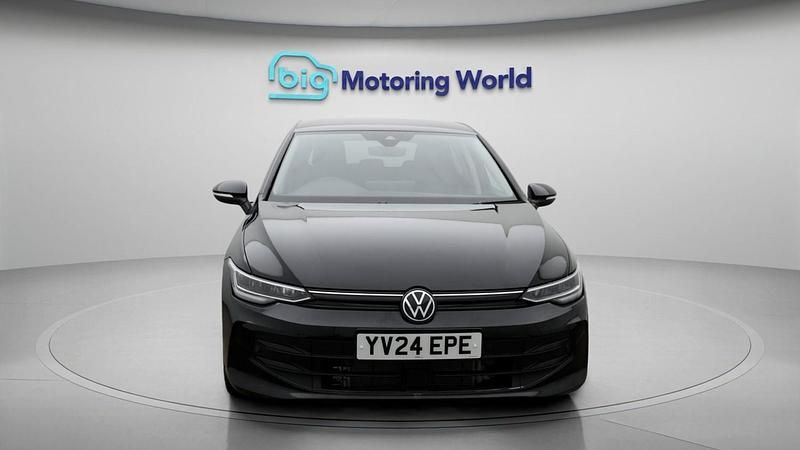 Second-hand VW Golf VIII Match 148 CP (108 kW) 2024 Negru Hatchback