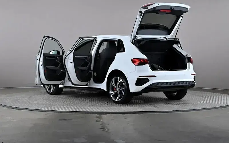 Used Audi A3 Sportback e-tron Competition 245 HP (180 kW) 2023 White Hatchback