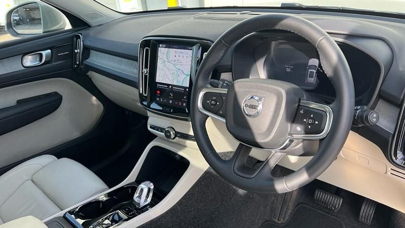 Used Volvo XC40 Ultra 163 HP (119 kW) 2025 Grey SUV