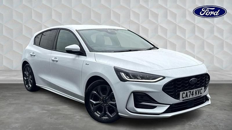 Used Ford Focus ST-Line 123 HP (90 kW) 2024 White Hatchback