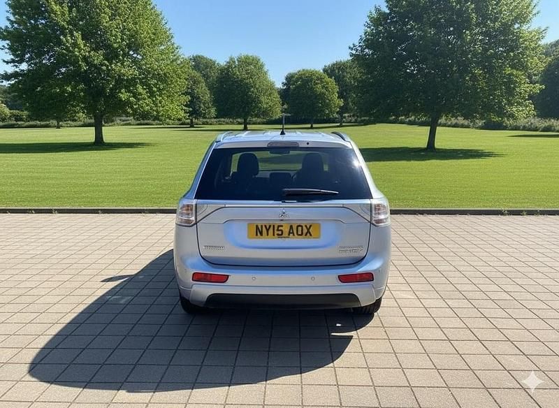 Used Mitsubishi Outlander P-HEV 2015 Blue Estate