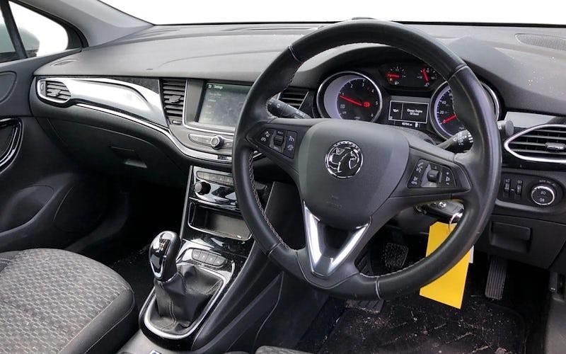 Used Vauxhall Astra Active 136 HP (100 kW) 2019 Silver Hatchback