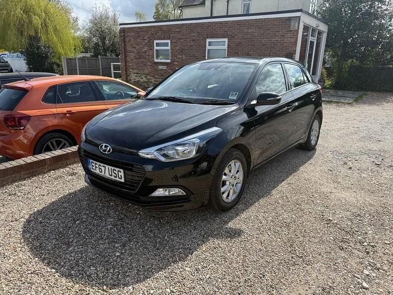 Used Hyundai i20 SE 100 HP (73 kW) 2017 Black Hatchback