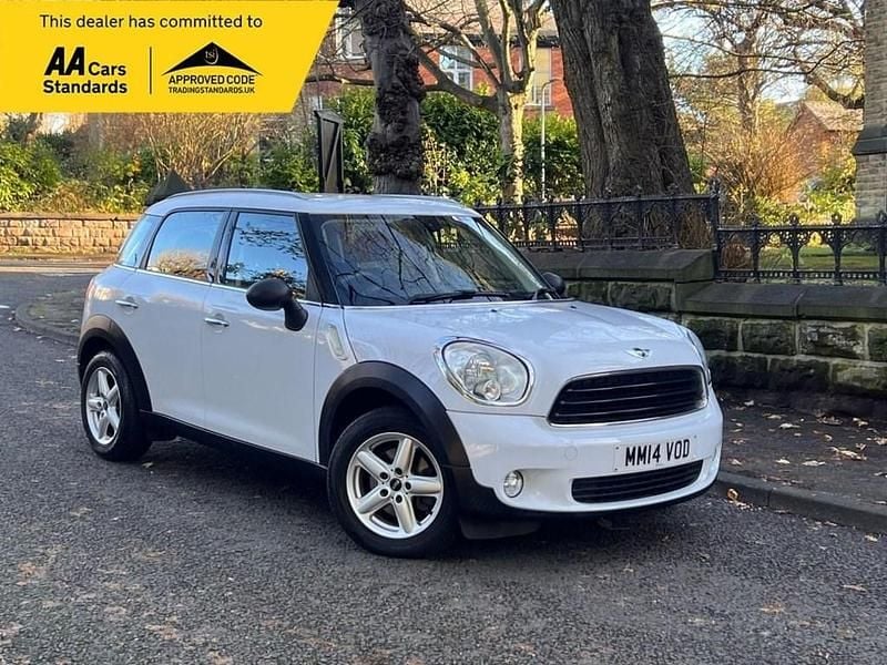 White Used 2014 Mini One Countryman SUV | £6,995 (Fair price) - Image 1/4