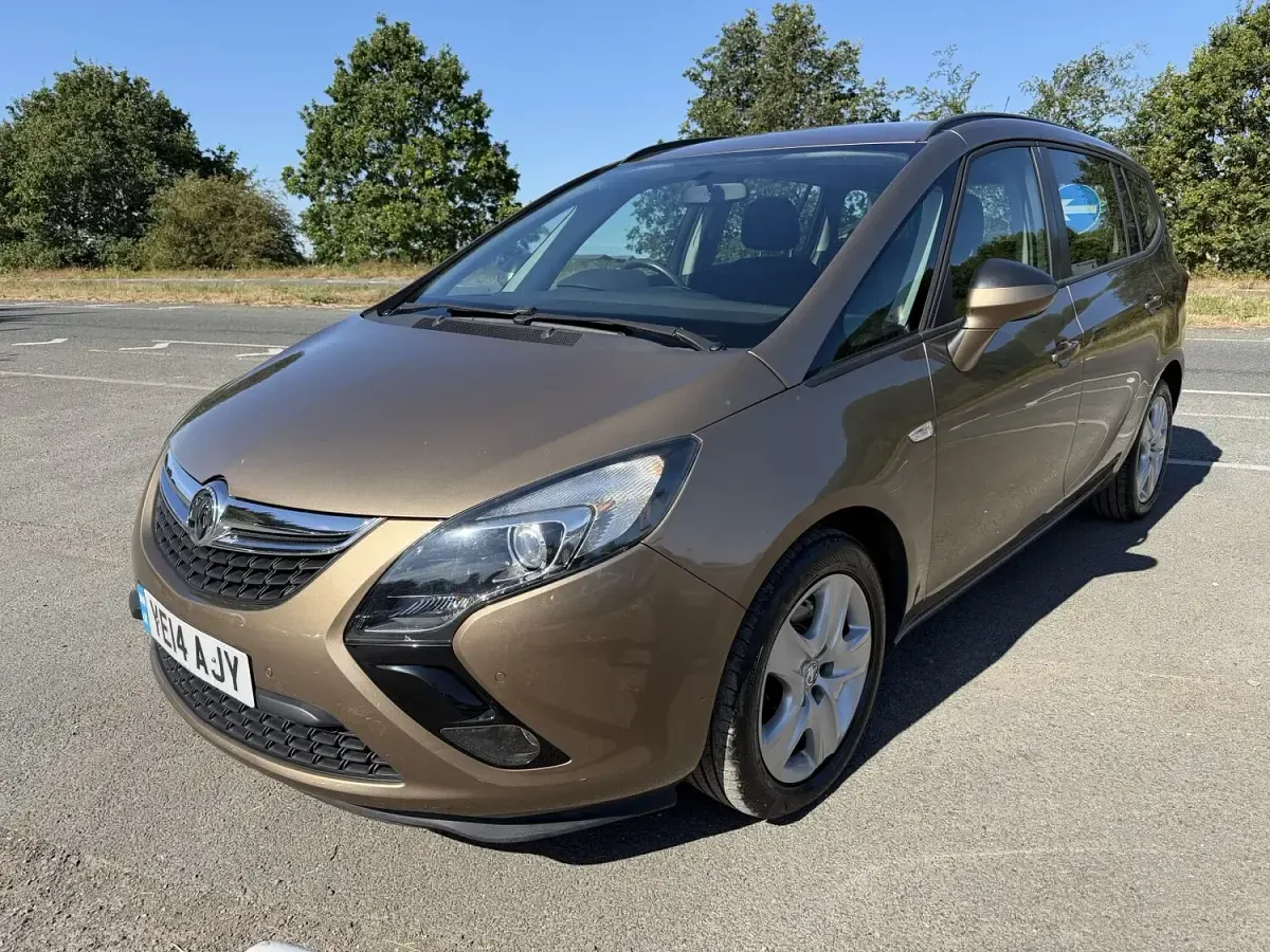 Used Vauxhall Zafira Tourer 165 HP (121 kW) 2014 Brown MPV