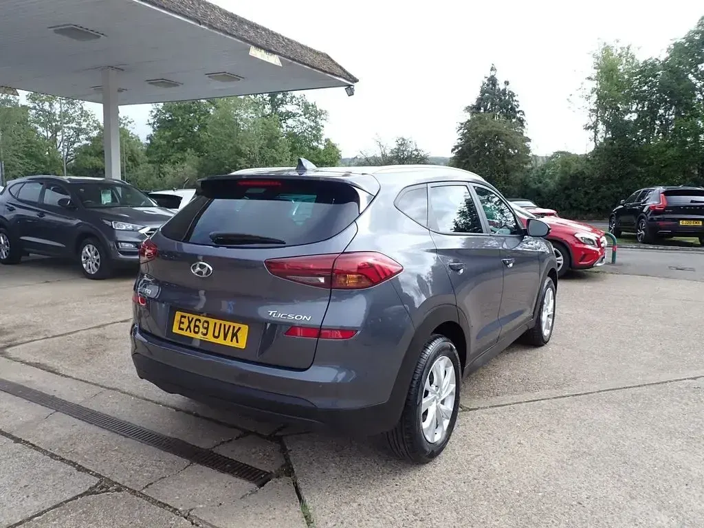 Used Hyundai Tucson SE 132 HP (97 kW) 2019 Grey SUV