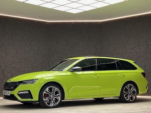 Used Skoda Octavia vRS 200 HP (147 kW) 2023 Green Estate