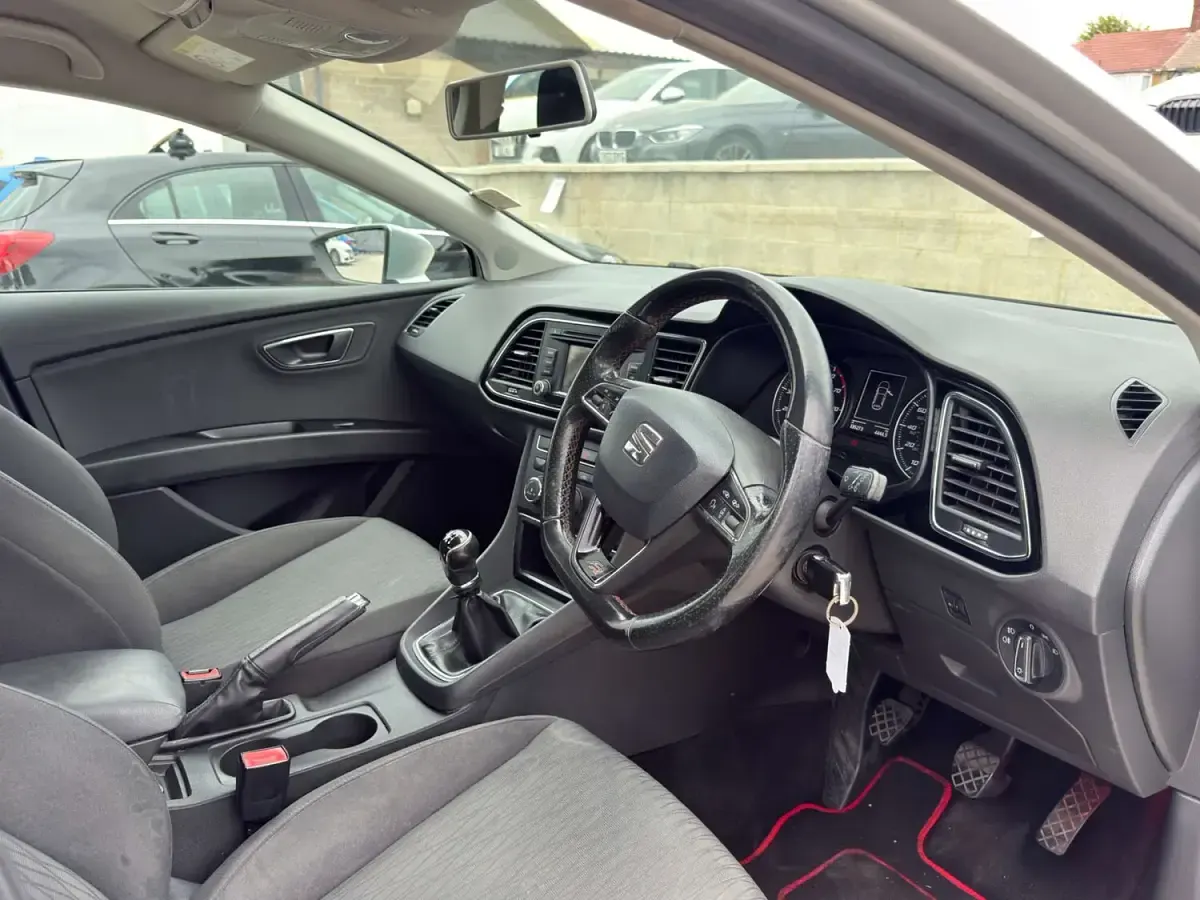 Used Seat Leon SE 110 HP (80 kW) 2014 Silver Hatchback