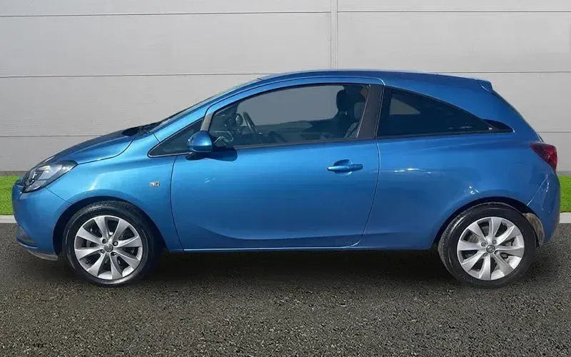 Second-hand Vauxhall Corsa 101 CP (74 kW) 2017 Albastru Hatchback
