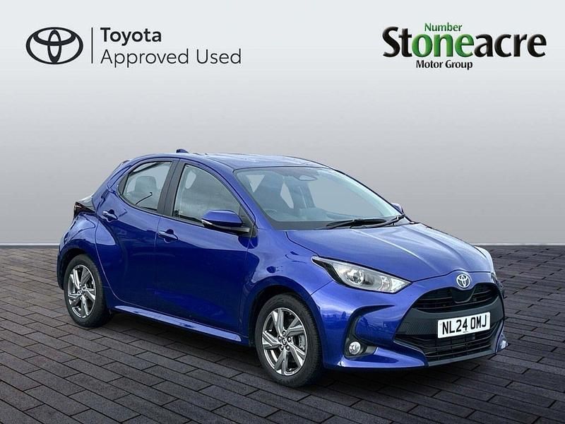 Used Toyota Yaris Hybrid 116 HP (85 kW) 2024 Blue Hatchback