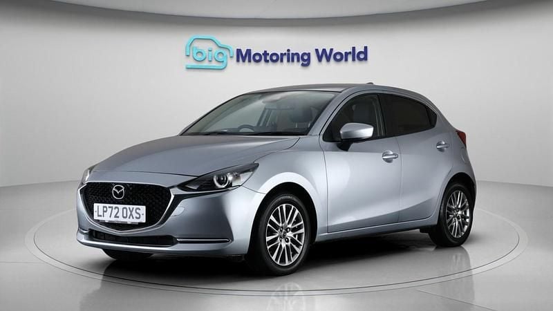 Usado Mazda 2 Inclusive 116 HP (85 kW) 2023 Prateado Citadino