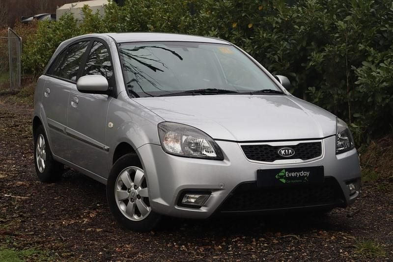 Used Kia Rio 2011 Silver Hatchback