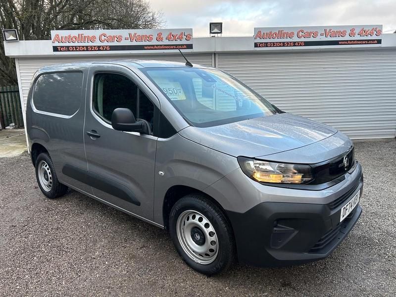 Used Vauxhall Combo S 100 HP (73 kW) 2025 Grey MPV